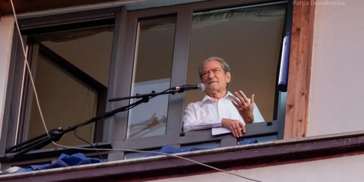 Berisha: Xhorxh dhe Aleksis Soros armiq të egër të shqiptarëve. Aleksis Soros mbron këtu krimet, drogën dhe vjedhjet