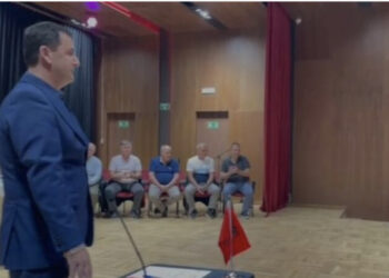 Zyrtare/ Tavo betohet si kryebashkiak i Himarës