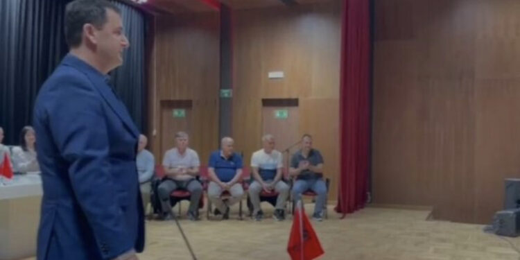 Zyrtare/ Tavo betohet si kryebashkiak i Himarës