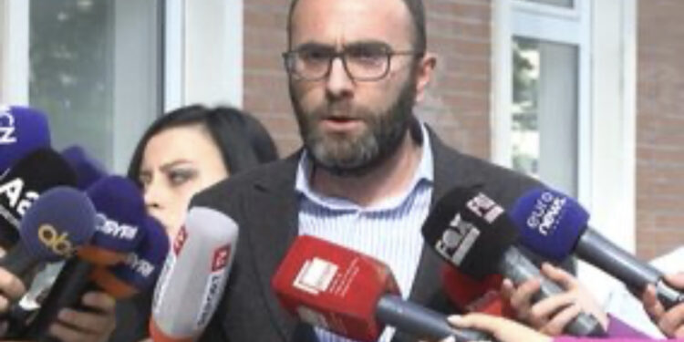 “I shpallën luftë opozitës”/ Bardhi pas mbledhjes: Vendimi ndaj Salianjit prek çdo qytetar që vendos të përballet me qeverinë e kriminalizuar