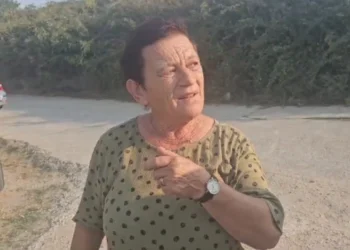 Djali vret babain në Durrës/ Flet e afërmja: Esmeraldin dhe të atin i kam kushërinj, jam shokuar se nuk kanë patur konflikte. Enveri u martua sërish dhe…