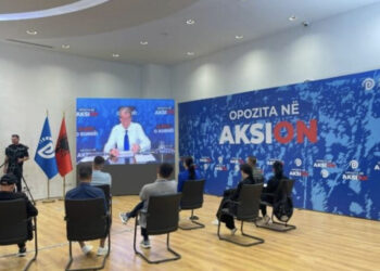 “Synoi të luajë kartën e fundit të armiqësive fetare”, Berisha flet për sovranin bektashi: Ne jemi shtet laik