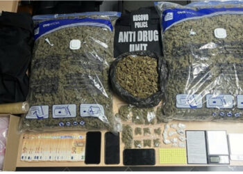 Kosovë/ Arrestohen 3 persona, konfiskohet drogë në vlerë rreth 40 mijë euro