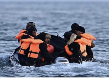 “Po më mbytet vëllai”/ Telefonata nga Shqipëria që “ngriti në këmbë” agjencitë ndërkombëtare