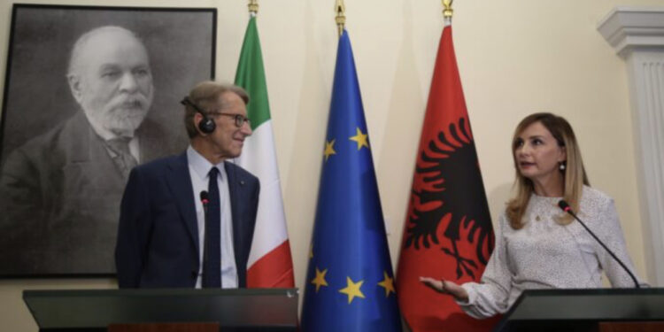 Tabaku takim me Senatorin Terzi: Roli i opozitës dhe rëndësia e procesit zgjedhor