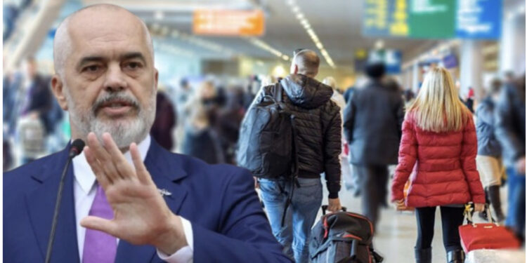 Shpopullimi në nivel alarmant, 16% e shqiptarëve po bëhen gati për të emigruar