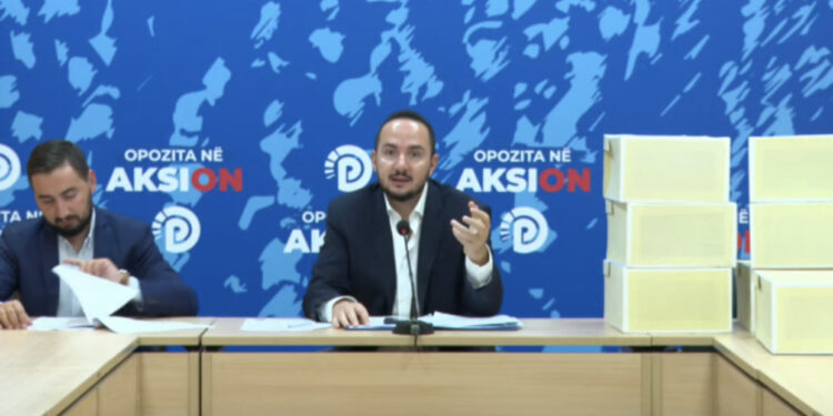 Salianji publikon përgjimet, drejtuesit e policisë paguanin Fredi Alizotin për dëshmi të rreme