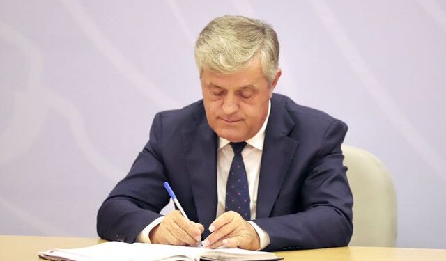 Rrumbullaku dorëzon çelësat: Sot jemi më të sigurtë