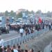 Protesta Thumanë-Kashar/ Banorët vrapojnë në autostradë, policia i ndjek nga pas