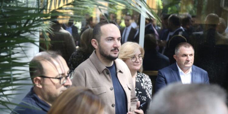 Salianji flet pas dënimit: Nuk largohem, do ta bëj burgun politik