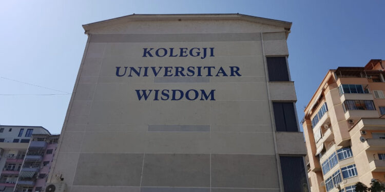 Qeveria mbyll kolegjin universitar “Wisdom” pas skandalit të diplomave false