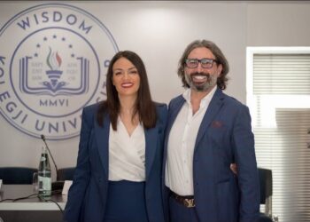 Skema e diplomave false nga universiteti “Wisdom”, kush është zyrtarja e Arsimit që u korruptua me një çantë “Louis vuitton” 1200 euro