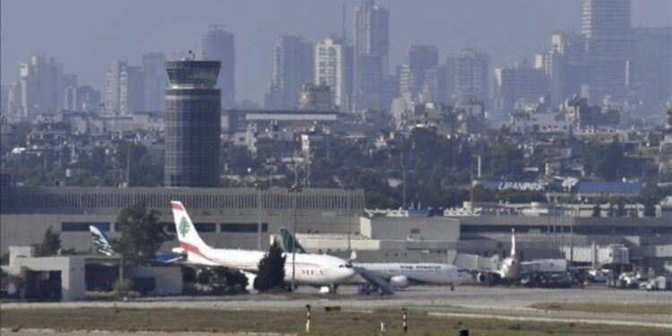 Ushtria izraelite “hakeron” kullën e kontrollit të aeroportit të Bejrutit, kërcënon aeroplanin civil iranian