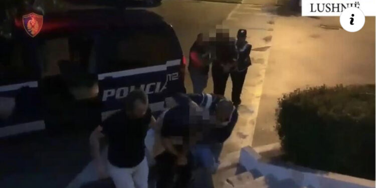 Kishin përshtatur lokalin për përdorimin e lojërave të fatit, pranga pronarit dhe kamerierit në Lushnjë