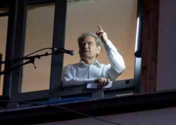 Berisha: Ish-kunata e Ramës u heq etiketat ilaçeve të skaduara dhe ua jep fëmijëve të sëmurë