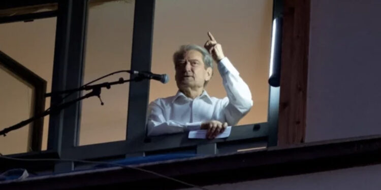 Berisha: Ish-kunata e Ramës u heq etiketat ilaçeve të skaduara dhe ua jep fëmijëve të sëmurë