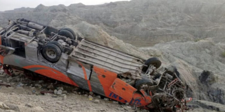 Përmbyset autobusi me turistë në Egjipt, plagosen dhjetëra persona