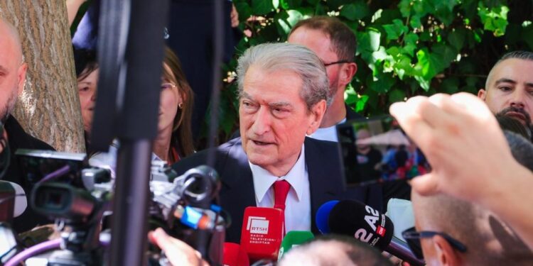 Sali Berisha del nga SPAK: Asgjë nuk ndryshon, është vazhdimi i një hakmarrjeje politike