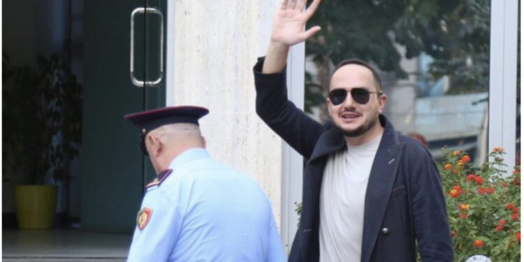 Në seancë plenare u njoftua heqja e mandatit/ “Beteja politike vazhdon”, Ervin Salianji: Do të jem tmerri i atyre që mendojnë se do të më mbyllin gojën!