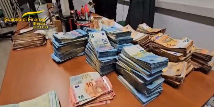 “Të angazhuar në trafikun ndërkombëtar të drogës!” Goditet banda italo-shqiptare dhe “banka” italo-kineze me qarkullim qindramilionë euro