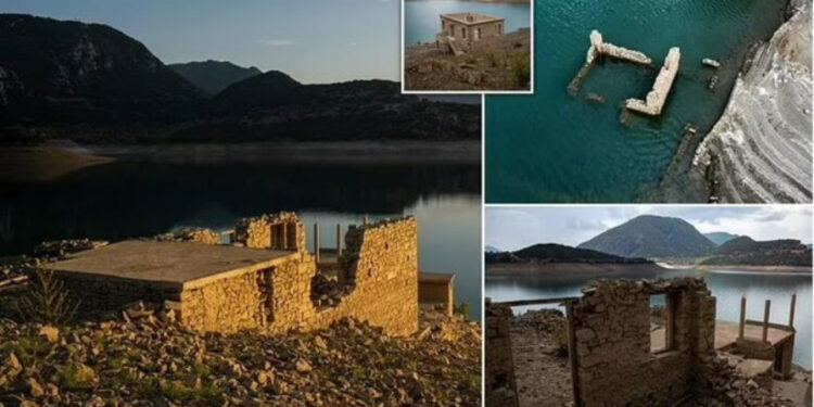 Thatësira në Greqi/ “Avullon” liqeni artificial, dalin rrënojat e fshatit për herë të parë në 30 vjet