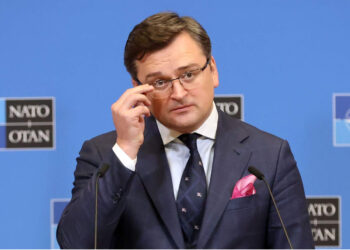 Dridhet Zelensky, jep dorëheqjen edhe ministri i Jashtëm