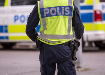 Suedi/ Adoleshenti qëllohet me armë në një shkollë, arrestohet i dyshuari