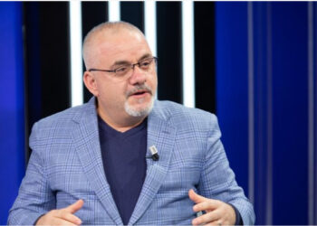 Detaje nga dosja, gazetari Hoxha paralajmëron: Zhvillime të mëdha do të trondisin ndjeshëm skenën politike…