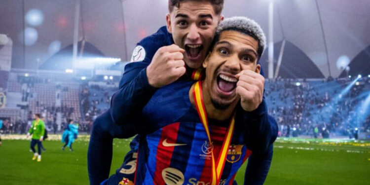 Barcelona pret të marrë miliona euro nga FIFA për Gavin dhe Araujon