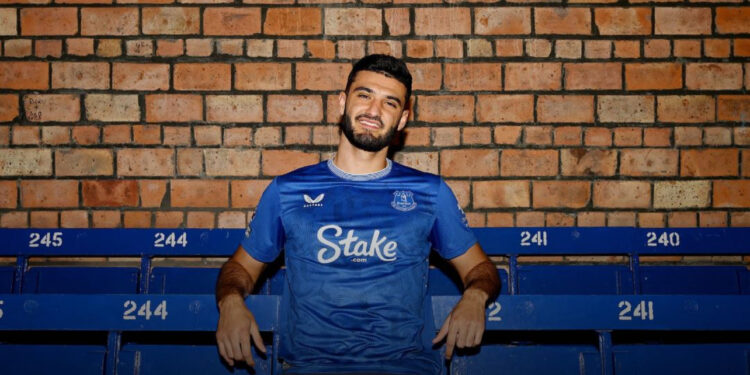 Zyrtare/ Broja prezantohet te Everton