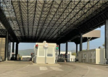 Kosova mbylli dy pika kufitare me Serbinë, policia jep detaje, ja si është situata në Jarinje dhe Merdarë