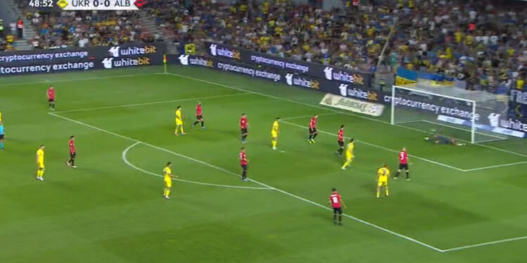 VIDEO/ Ukraina shënin gol me goditjen e parë në portë, Strakosha lë në baltë kuqezinjtë
