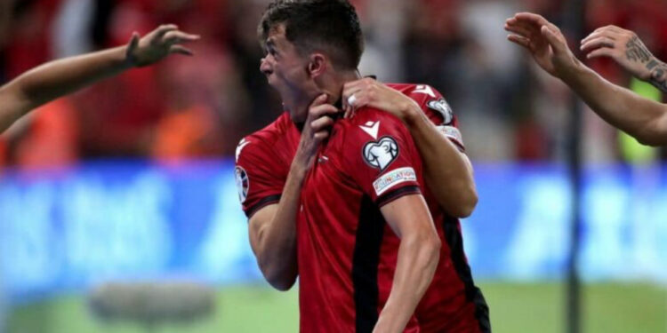 Shqipëria fiton me përmbysje spektakolare ndaj Ukrainës, merr tre pikët e para në Ligën e Kombeve