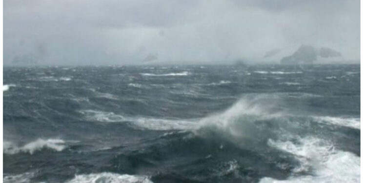 Moti i keq, Drejtoria Detare thirrje mjeteve lundruese: Bëni kujdes!