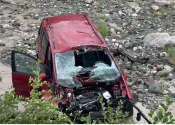 Automjeti përfundon në lumë në “Rrugën e Arbrit”, dy të rinj të plagosur rëndë