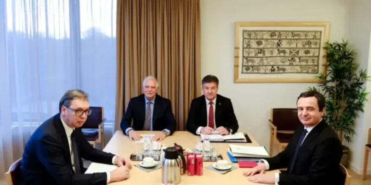 Lajçak mbërrin sot në Beograd, zbardhet axhenda e takimeve