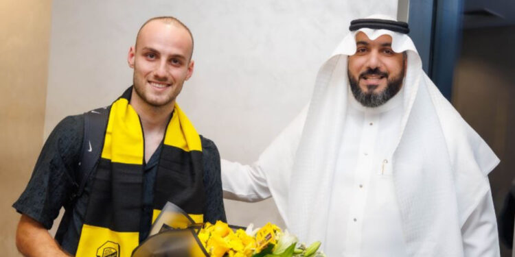 Mario Mitaj nis aventurën arabe