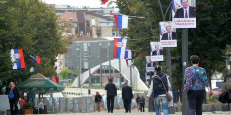 Policia bastis dy struktura paralele të Serbisë në Leposaviç