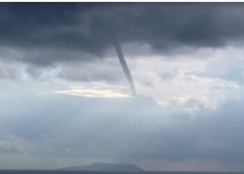 Po vjen stuhia e MADHE, formohet tornado në jug të Shqipërisë! Pamjet e frikshme