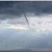Po vjen stuhia e MADHE, formohet tornado në jug të Shqipërisë! Pamjet e frikshme