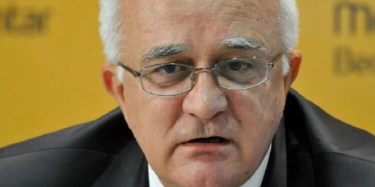 Analisti serb Janjiç: Vuçiç po llogarit që BE të detyrojë Kosovën