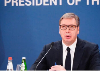 “Rikthejmë ushtrinë me detyrim”, Vuçiç: Na duhen shumë armë, por nuk do sulmojmë askënd