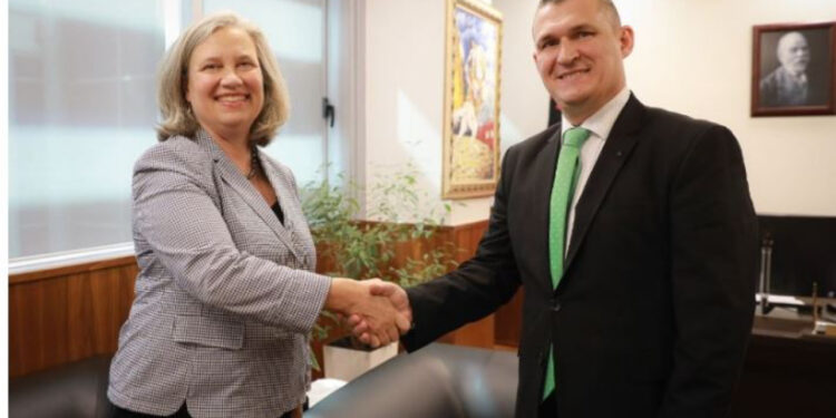 Zyrtarja e lartë e DASH takon Dumanin: Mbështetje e plotë e SHBA për SPAK dhe institucionet e pavarura