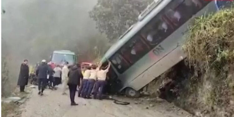 FOTO/ Po ktheheshin nga Machu Picchu, autobusi me turistë bie nga 30 metra, 31 të plagosur