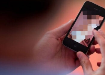 41-vjeçarja shantazhon me video erotike të moshuarin në Prishtinë dhe i merr 50 mijë euro