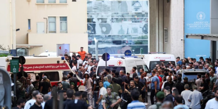 Hezbollahu goditet nga një valë shpërthimesh e pajisjeve të komunikimit