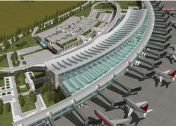 Vlorë/ Punonjësit e aeroportit protestojnë, shkak paga