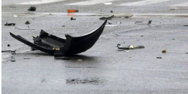 Aksident në aksin “Krahës-Memaliaj”/ Kamioni përplaset me automjetin, katër pasagjerë përfundojnë në spital