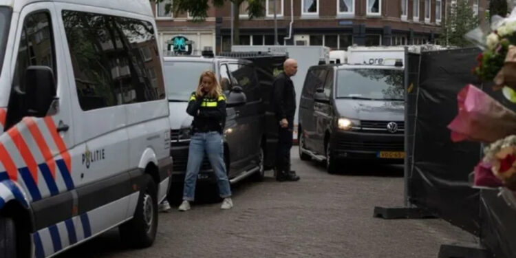 Sulm me thikë në Holandë, një i vrarë dhe një i plagosur