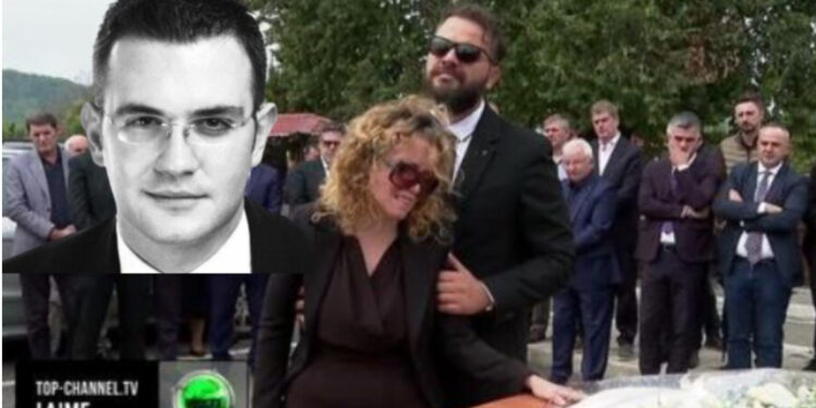 E qara në kupë të qiellit/ ‘Zoti të më merrte mua, që t’i rrisje ti fëmijët!’ E shoqja në lot mbi arkm*rtin e Gerti Bogdanit! VIDEO DRIDHERUESE